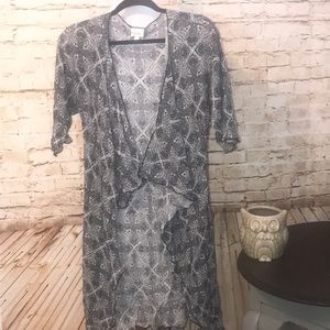 Gorgeous Size Small LuLaRoe Shirley Kimono